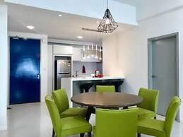 Sunset Seaview Vacation Condos at Infinity Avenue