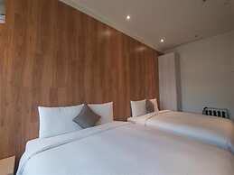 Merryday Hotel Banqiao Branch