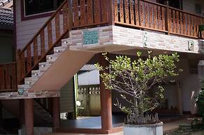 Three Moons Homestay