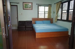 Three Moons Homestay