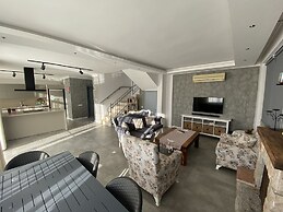 Pegasus Hotel & Villa