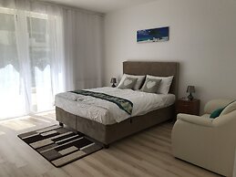 Corvin Rose Apartment Hotel