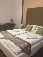 Corvin Rose Apartment Hotel