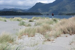 Cobble Wood & Bird Sanctuary Guest Houses