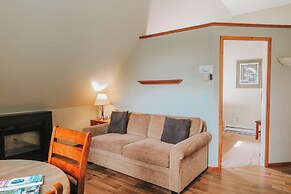 Cobble Wood & Bird Sanctuary Guest Houses