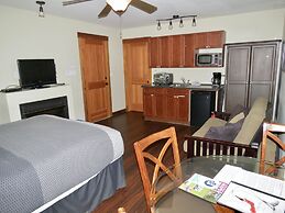 Cobble Wood & Bird Sanctuary Guest Houses