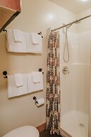 Cobble Wood & Bird Sanctuary Guest Houses