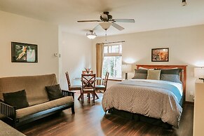 Cobble Wood & Bird Sanctuary Guest Houses