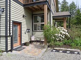 Cobble Wood & Bird Sanctuary Guest Houses