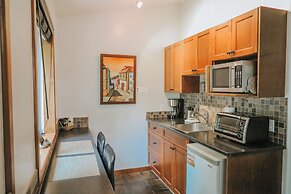 Cobble Wood & Bird Sanctuary Guest Houses