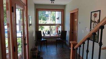 Cobble Wood & Bird Sanctuary Guest Houses