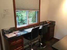 Cobble Wood & Bird Sanctuary Guest Houses