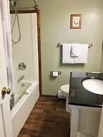 Cobble Wood & Bird Sanctuary Guest Houses