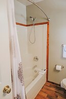 Cobble Wood & Bird Sanctuary Guest Houses