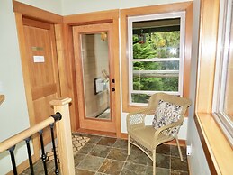 Cobble Wood & Bird Sanctuary Guest Houses