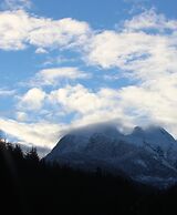 Cobble Wood & Bird Sanctuary Guest Houses