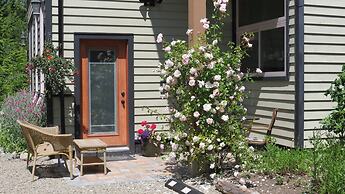 Cobble Wood & Bird Sanctuary Guest Houses