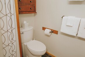 Cobble Wood & Bird Sanctuary Guest Houses