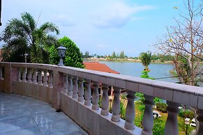 Techno Riverview Resort