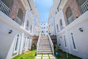 Dalat De Charme Village