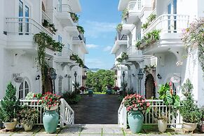 Dalat De Charme Village