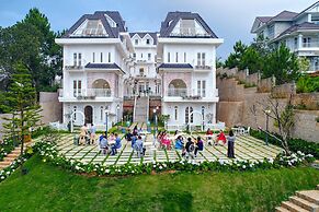 Dalat De Charme Village