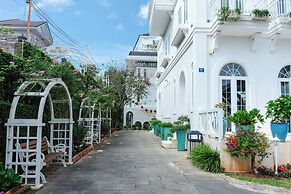 Dalat De Charme Village