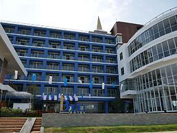 Blu Hotel Nakhon Phanom