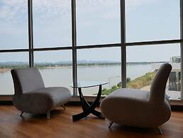 Blu Hotel Nakhon Phanom