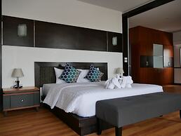Blu Hotel Nakhon Phanom