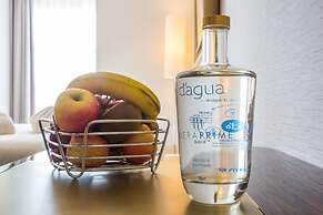 MeraPrime Gold Design Hotel