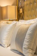 MeraPrime Gold Design Hotel