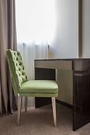 MeraPrime Gold Design Hotel