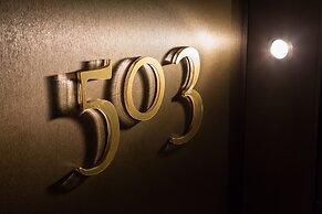 MeraPrime Gold Design Hotel