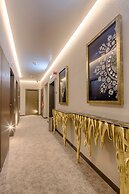 MeraPrime Gold Design Hotel