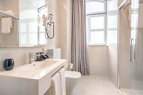 MeraPrime Gold Design Hotel