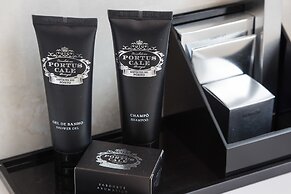 MeraPrime Gold Design Hotel