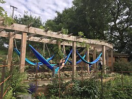 The elbowroom escape