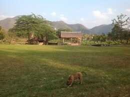 Giant House Riverside