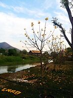 Giant House Riverside