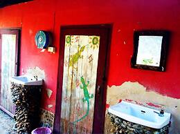 Giant House Riverside