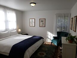 Harbourside Inn