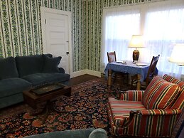 Harbourside Inn