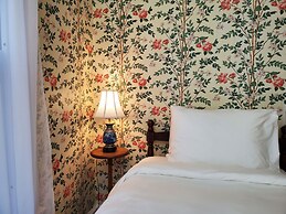 Harbourside Inn