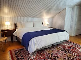 Harbourside Inn