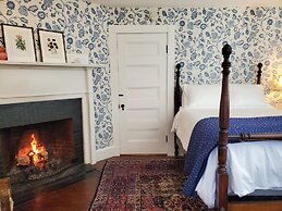 Harbourside Inn