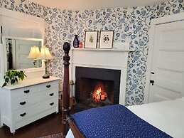 Harbourside Inn