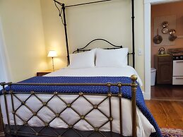 Harbourside Inn