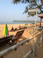Madhu Beach Huts