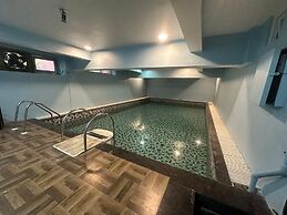 Hotel Mount Regency